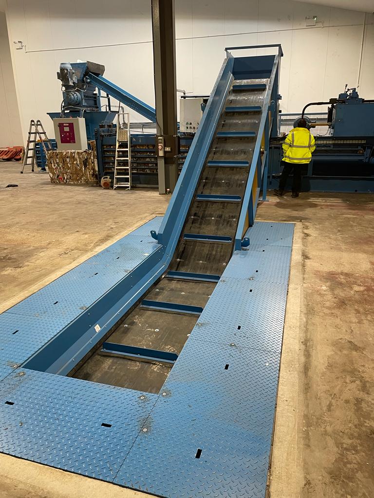 Waste conveyors for waste recycling solutions.